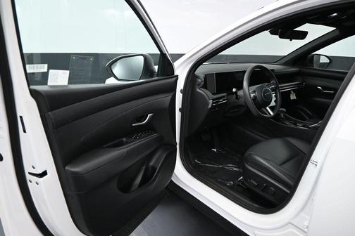 Atlas White 2025 Hyundai SANTA CRUZ SEL