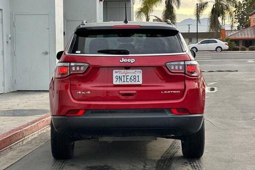 Red Hot Pearlcoat 2025 Jeep Compass Limited