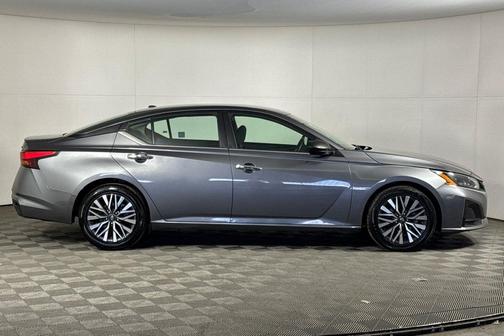 Gun Metallic 2024 Nissan Altima 2.5 SV