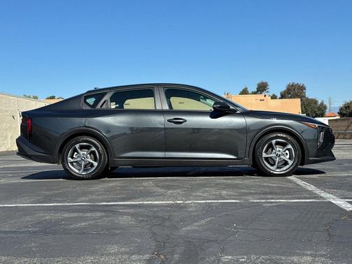 Interstellar Gray 2025 Kia K4 LXS