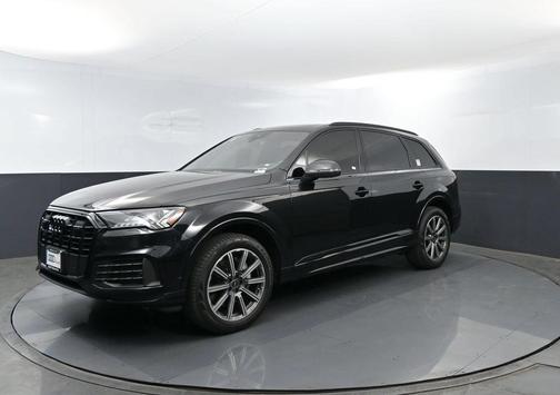Mythos Black Metallic 2023 Audi Q7 45 Premium Plus
