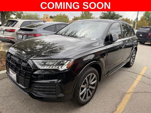 Mythos Black Metallic 2023 Audi Q7 45 Premium Plus