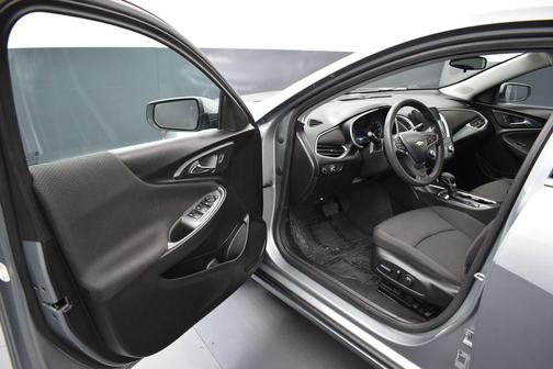 Sterling Gray Metallic 2024 Chevrolet Malibu FWD 1LT