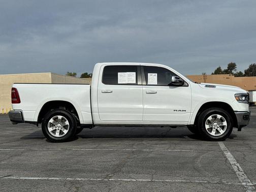 Bright White Clearcoat 2022 RAM 1500 Laramie