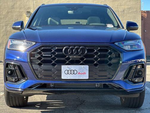 Navarra Blue Metallic 2024 Audi Q5 45 S line Premium Plus