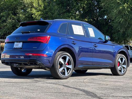 Navarra Blue Metallic 2024 Audi Q5 45 S line Premium Plus