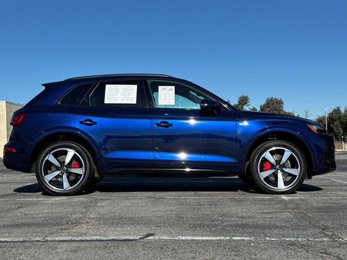 Navarra Blue Metallic 2024 Audi Q5 45 S line Premium Plus