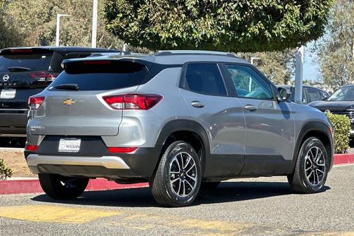 Sterling Gray Metallic 2025 Chevrolet Trailblazer LT