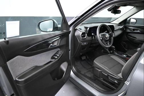Sterling Gray Metallic 2025 Chevrolet Trailblazer LT