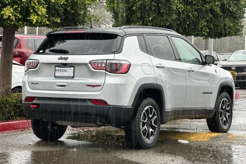 2025 Jeep Compass Trailhawk