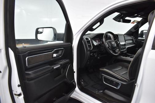 Bright White Clearcoat 2024 RAM 1500 Laramie