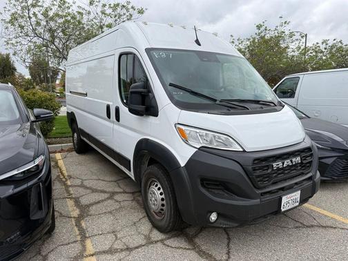 Bright White Clearcoat 2025 RAM ProMaster 2500 Tradesman