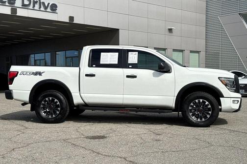 2024 Nissan Titan PRO-4X