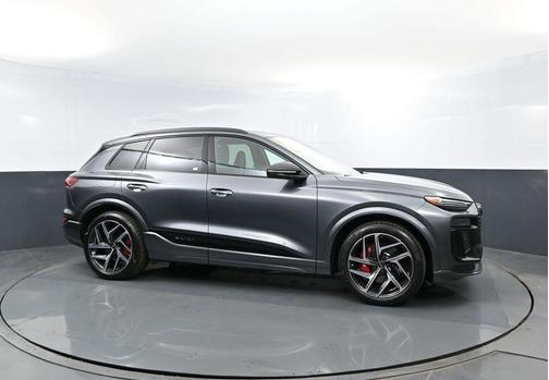 Daytona Gray 2027 Audi SQ6 e-tron Premium Plus