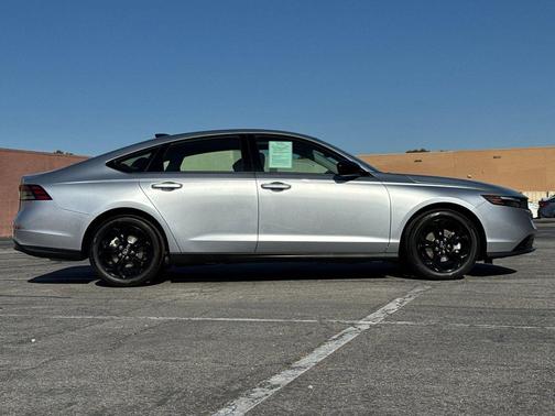 Solar Silver Metallic 2025 Honda Accord SE