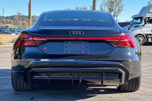 Mythos Black Metallic 2026 Audi S e-tron GT Prestige quattro