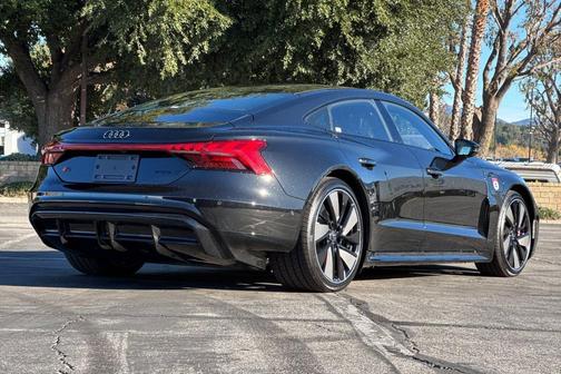 Mythos Black Metallic 2026 Audi S e-tron GT Prestige quattro