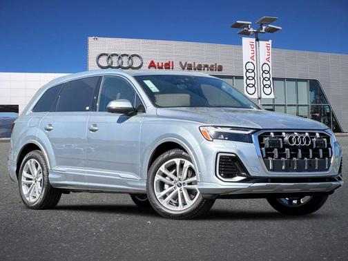 Satellite Silver 2026 Audi Q7 45 Premium Plus
