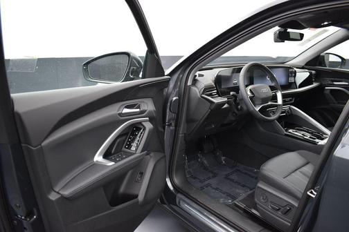 Tambora Gray Metallic 2026 Audi Q5 Premium TFSI quattro S tronic
