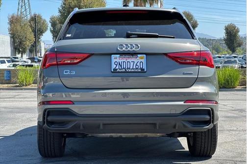 2024 Audi Q3 Premium 45 TFSI S line quattro Tiptronic