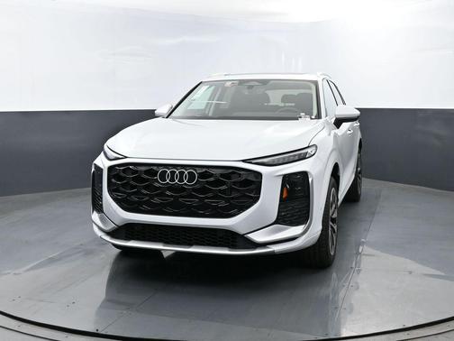 Glacier White Metallic 2026 Audi Q3 TFSI quattro S tronic