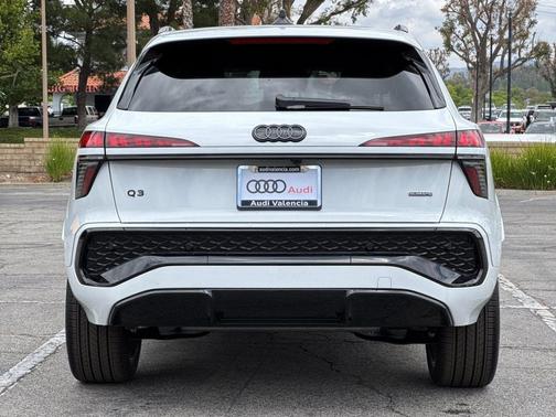 Glacier White Metallic 2026 Audi Q3 TFSI quattro S tronic