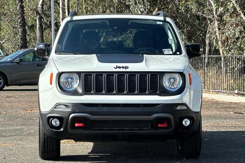 Alpine White Clearcoat 2023 Jeep Renegade Trailhawk