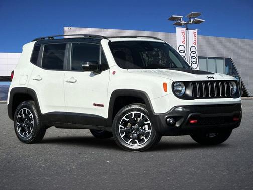 Alpine White Clearcoat 2023 Jeep Renegade Trailhawk
