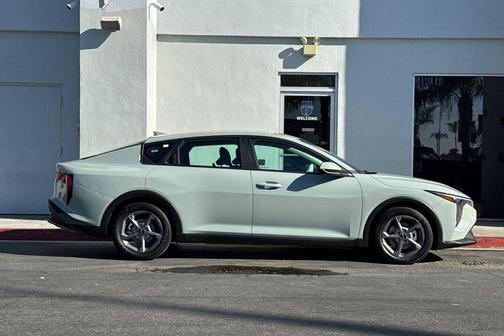 Morning Haze 2025 Kia K4 LXS