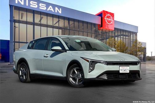 Morning Haze 2025 Kia K4 LXS