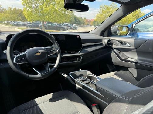 Black Metallic 2026 Chevrolet Equinox 1LT