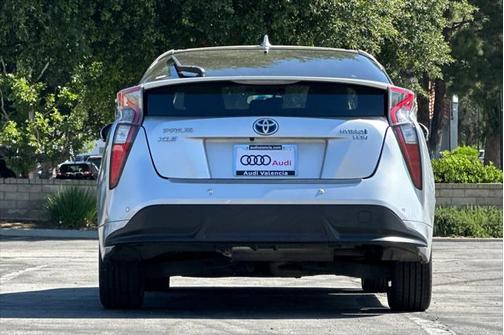 2018 Toyota Prius Three Touring