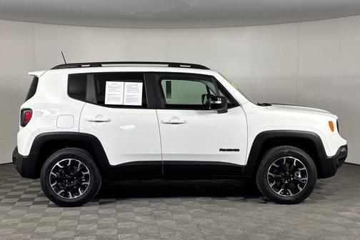 Alpine White Clearcoat 2023 Jeep Renegade Upland