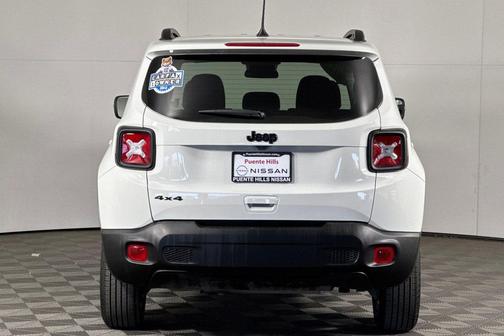 Alpine White Clearcoat 2023 Jeep Renegade Upland