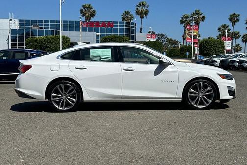 Summit White 2024 Chevrolet Malibu FWD 2LT