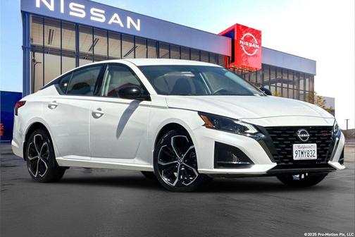 Pearl White 2024 Nissan Altima SR Intelligent AWD