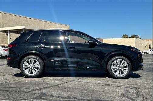 2025 Audi Q6 e-tron Premium Plus