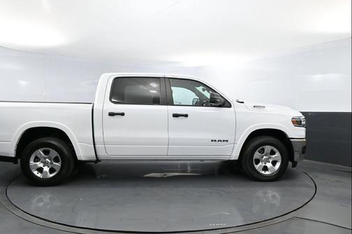 Bright White Clearcoat 2025 RAM 1500 Big Horn/Lone Star