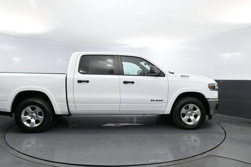 Bright White Clearcoat 2025 RAM 1500 Big Horn/Lone Star