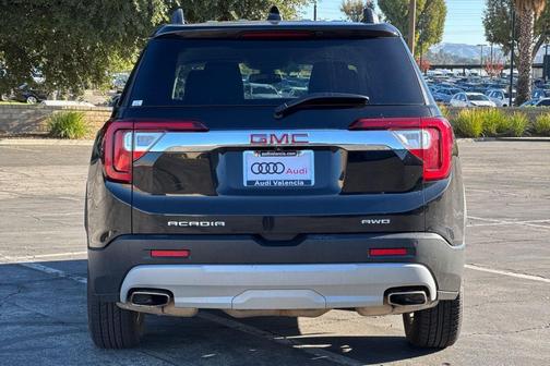 2023 GMC Acadia AWD SLT
