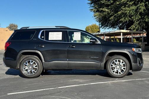 2023 GMC Acadia AWD SLT