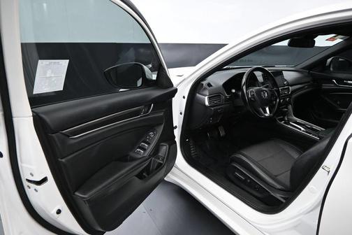 Platinum White Pearl 2020 Honda Accord Sport 1.5T