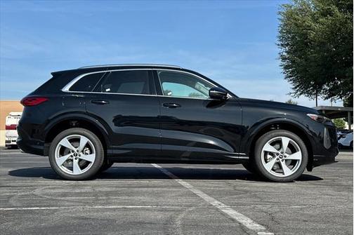 2025 Audi Q5 Premium Plus