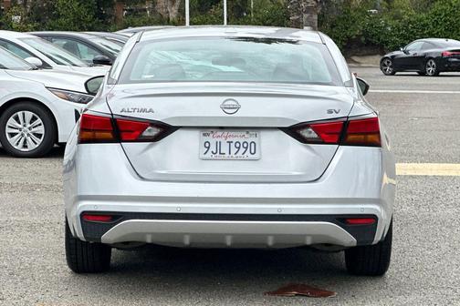 Brilliant Silver Metallic 2024 Nissan Altima 2.5 SV