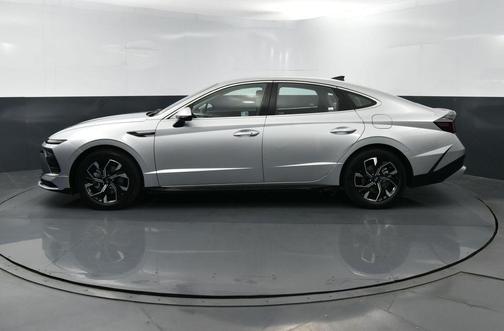 Aero Silver 2025 Hyundai SONATA SEL