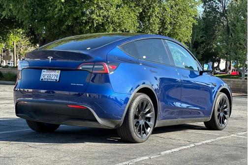 2022 Tesla Model Y Long Range Dual Motor All-Wheel Drive