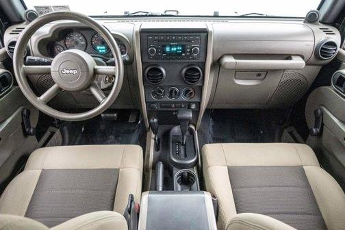 Photo 3 of 82 of 2008 Jeep Wrangler Unlimited X