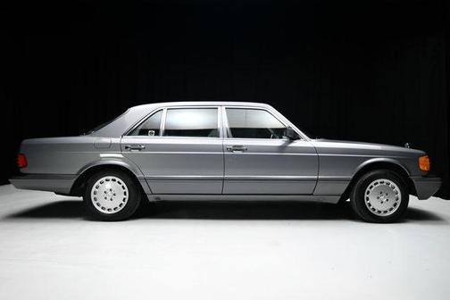 Gray 1991 Mercedes-Benz S-Class 560SEL
