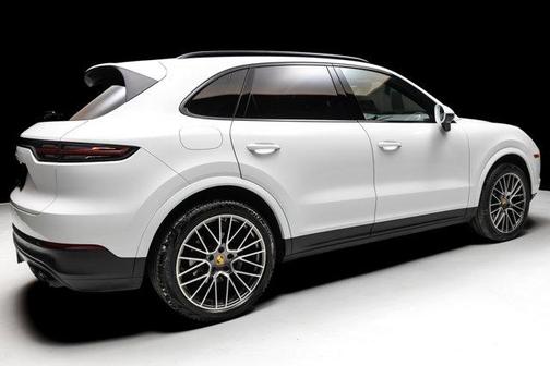 2023 Porsche Cayenne Platinum Edition