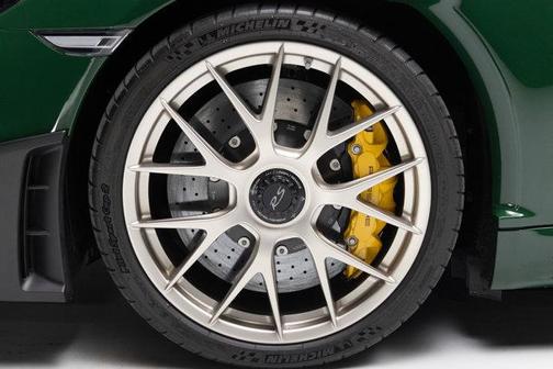 Irish Green Paint To Sample 2024 Porsche 718 Cayman GT4 RS